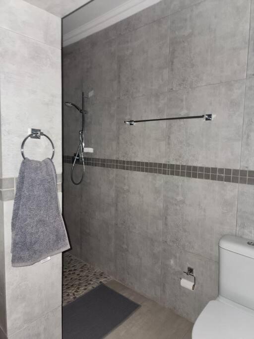 Bondmakers At Kosmos Apartamento